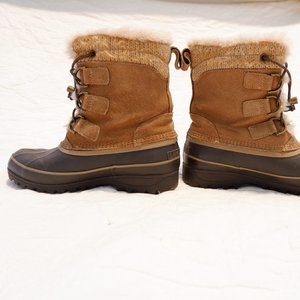 Tan and brown Lands' End lined duck boots